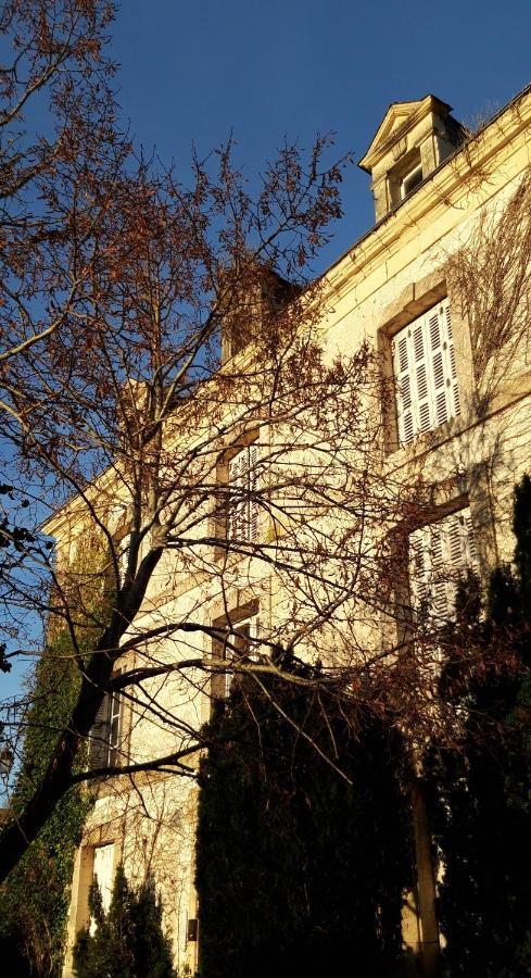 Le Voltaire Bed & Breakfast Airvault Exterior foto