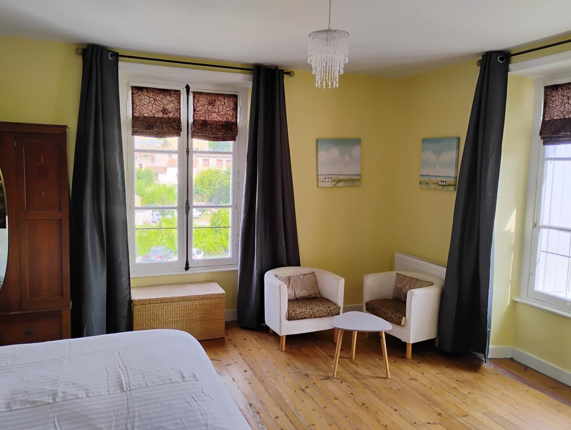 Le Voltaire Bed & Breakfast Airvault Exterior foto