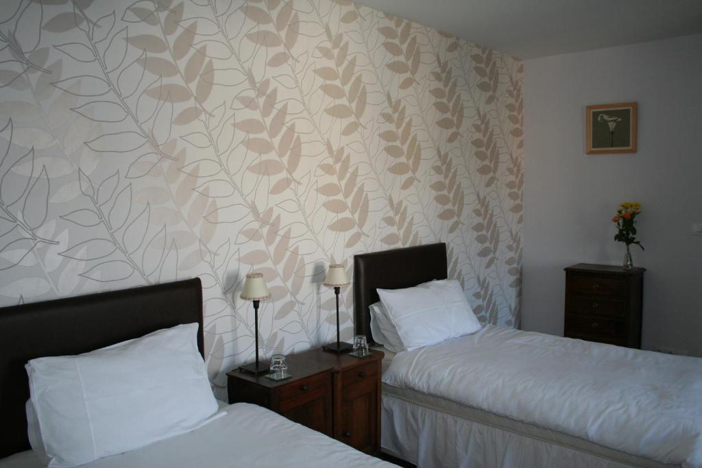 Le Voltaire Bed & Breakfast Airvault Cameră foto